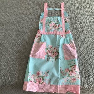 NWOT Kitchen Apron Floral/Gingham print